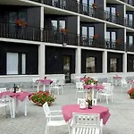 Petit Paradis