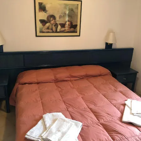 Hotel Petit Paradis 2*