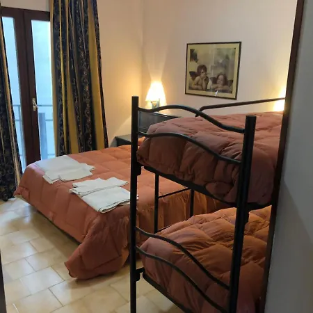 Petit Paradis ホテル 2*