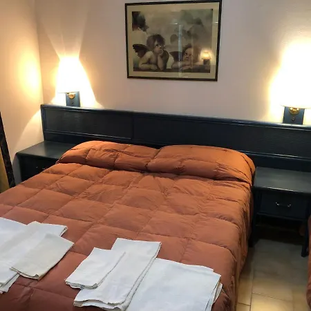 ホテル Petit Paradis 2*